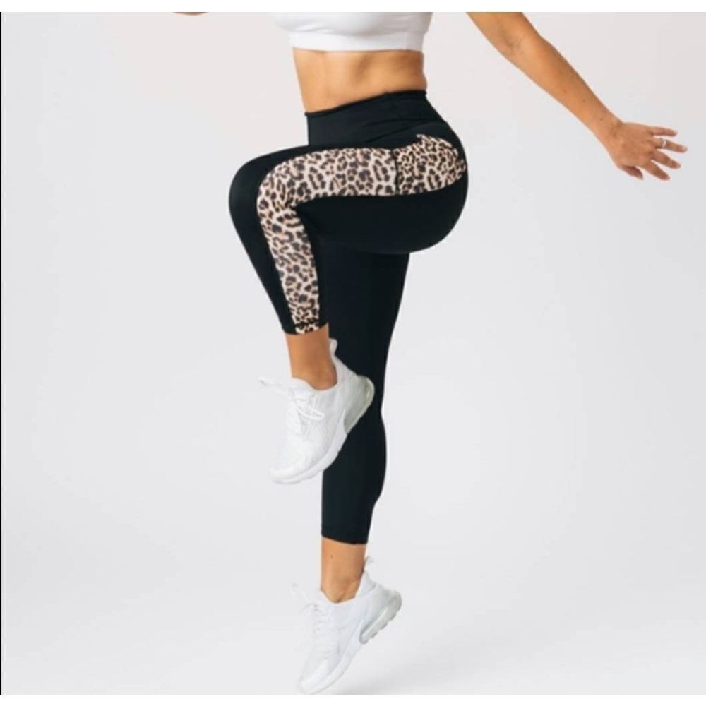 Zyia Active Brilliant Leopard Leggings Black Pocket High-Rise 6/8